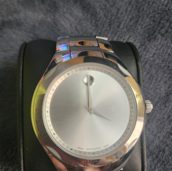 Movado watch ⌚ - Picture 3 of 3